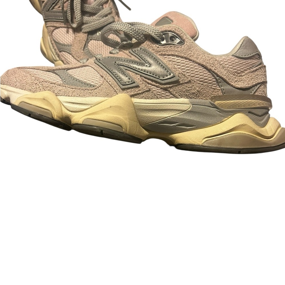 New Balance 9060 december sky woman suede size 8.5 sneakers